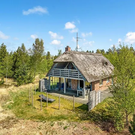 Awesome In Romo With Kitchen Rømø Kirkeby